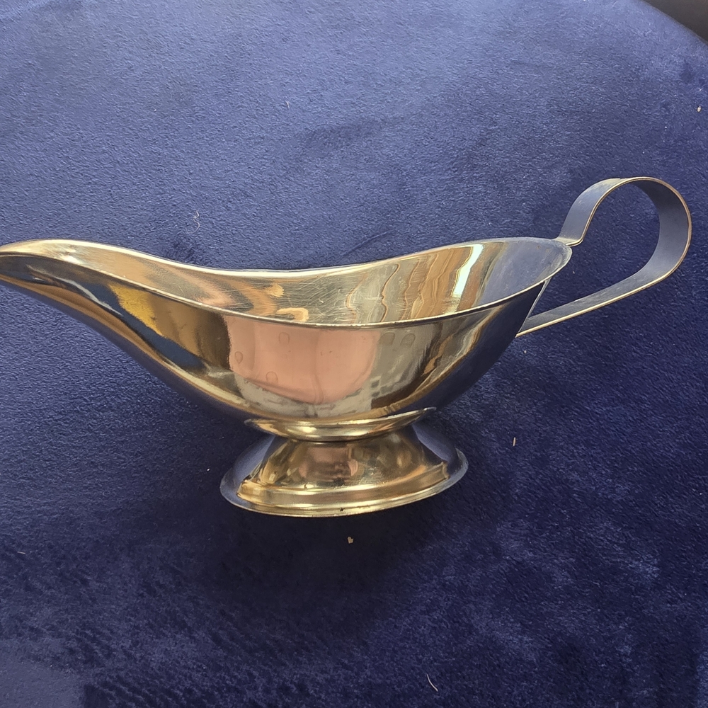 Luxurious Gold Serveware Gravy Boat